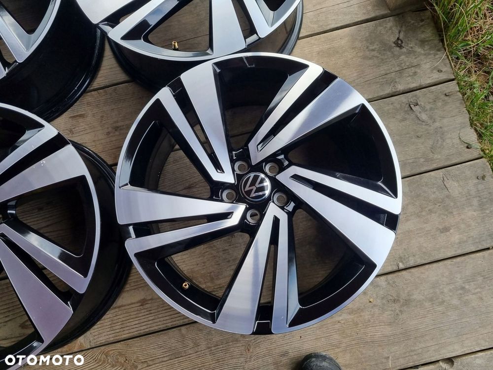 VW T-CROSS alufelgi 7JX18H2 ET39 2GM 5X100 super stan 4szt. - 2