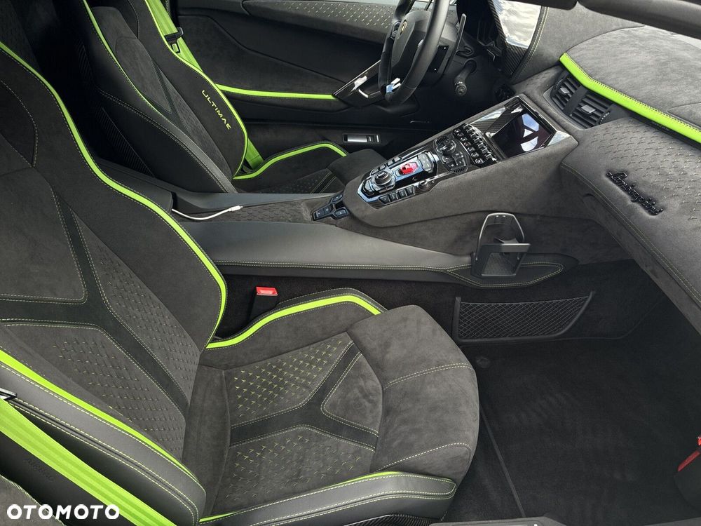 Lamborghini Aventador - 10