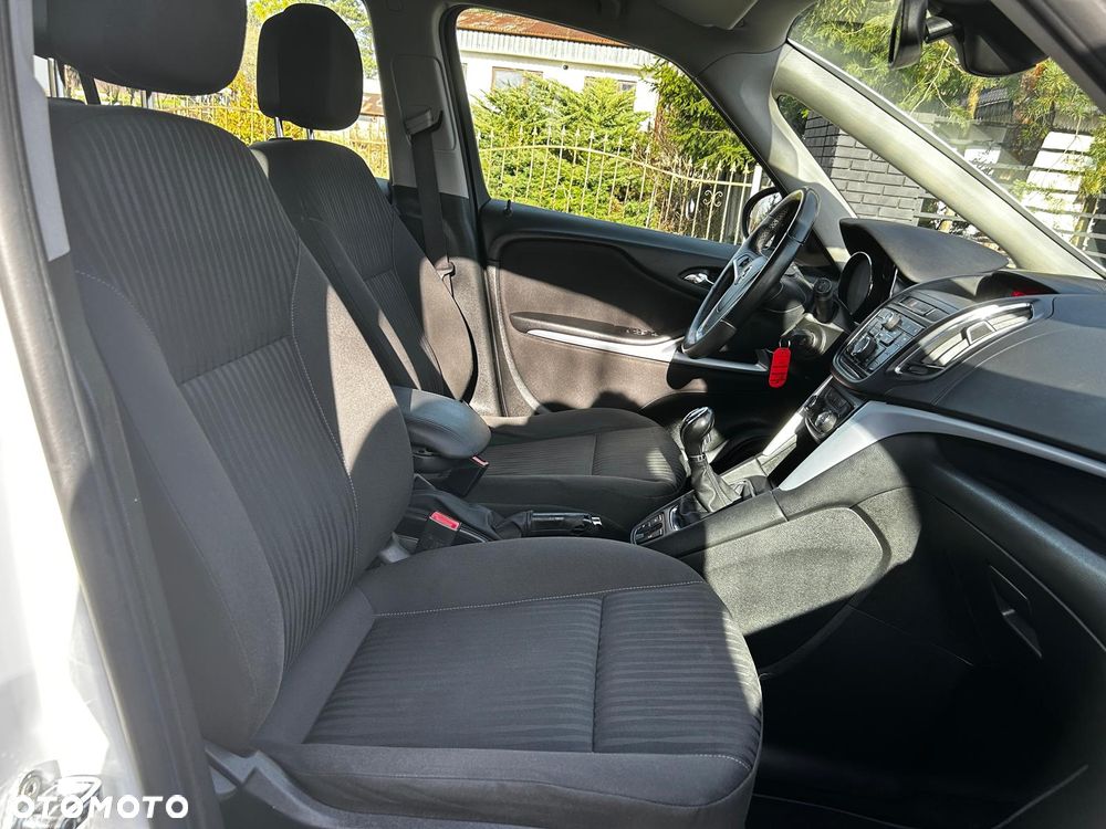 Opel Zafira - 31