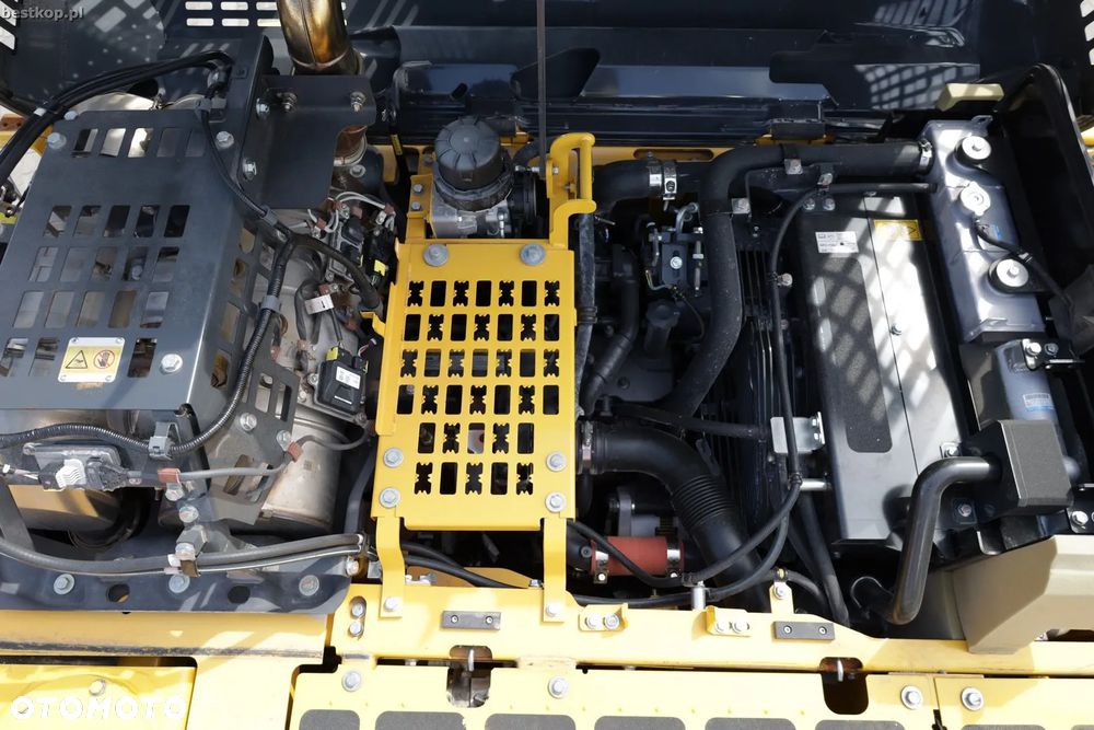 Komatsu PC210LC-11 - 28