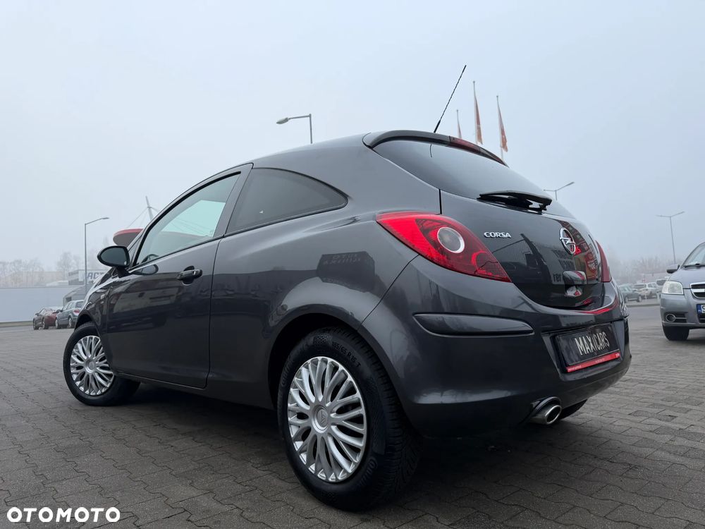 Opel Corsa 1.4 16V Cosmo - 29