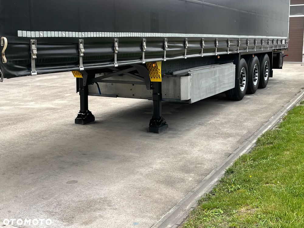Schmitz Cargobull SCB / 2022 / FIRANKA/ NOWE OPONY / NOWE KLOCKI/ OS PODNOSZONA / KOSZ PALETOWY / CERTYFIKAT XL / ZADBANA - 21