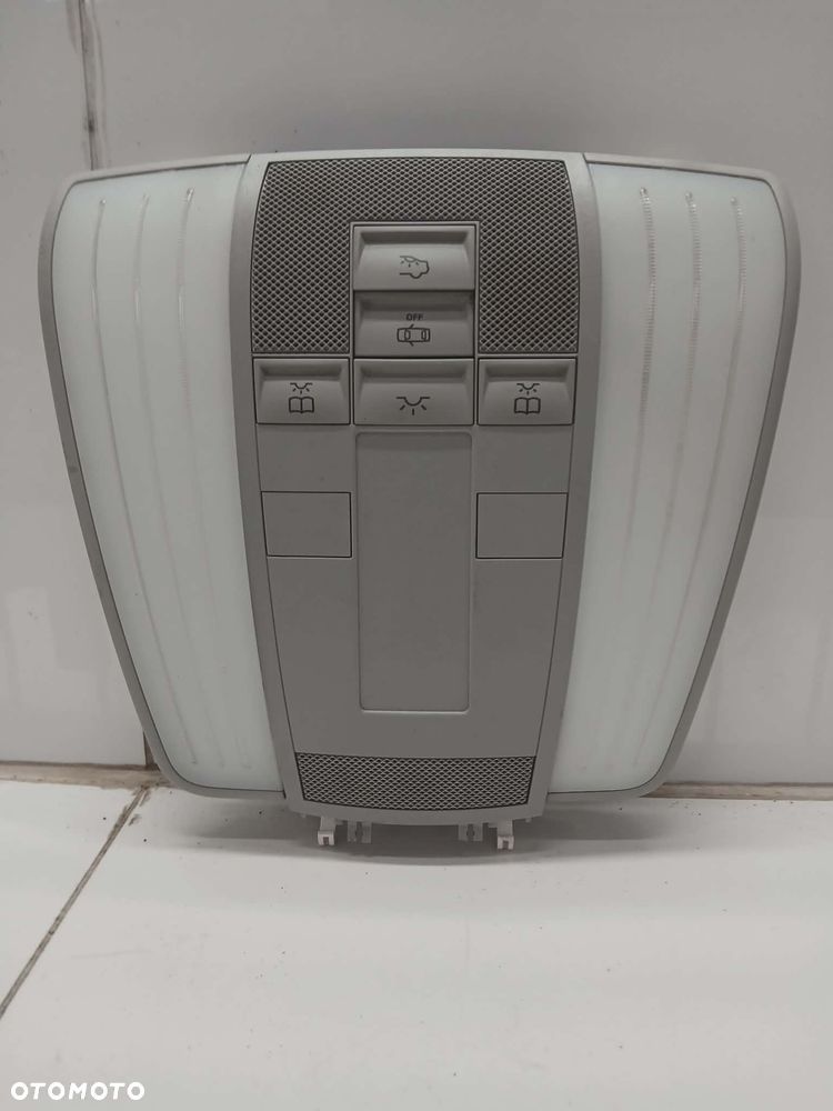 LAMPKA OŚWIETLENIA KABINY LAMPA PODSUFITÓWKI MERCEDES E-KLASA W212 A2129064201 - 2