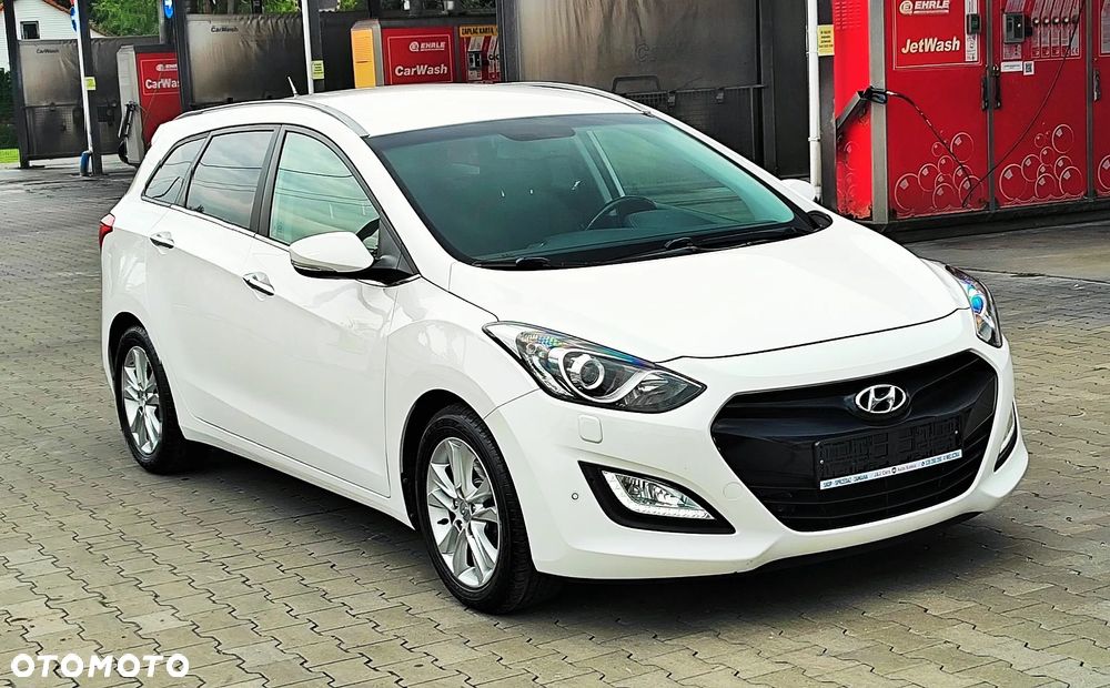 Hyundai i30 1.6 GDI Premium - 17