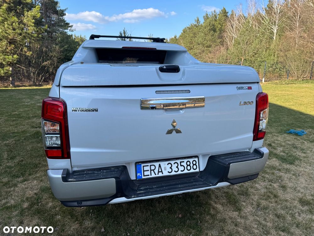 Mitsubishi L200 2.2 d DC Instyle Plus - 13