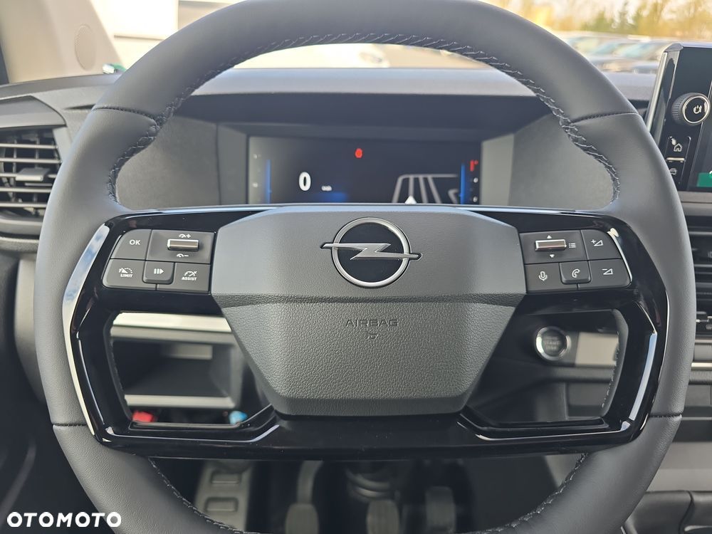 Opel Vivaro 2.2 CDTI XL 3,1t (brygadówka) - 17