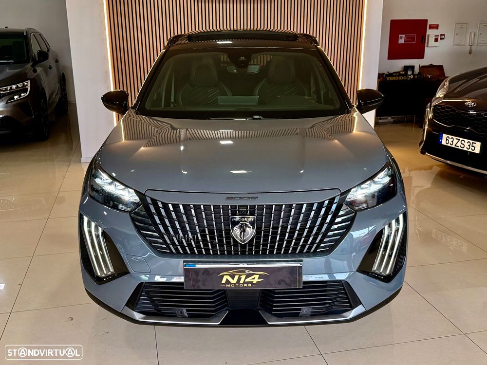 Peugeot 2008 PureTech 130 EAT8 GT - 4