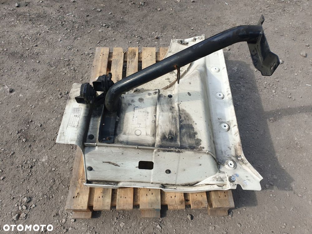 stopnica lewa nadkole man tgx tga 81615100833 - 6