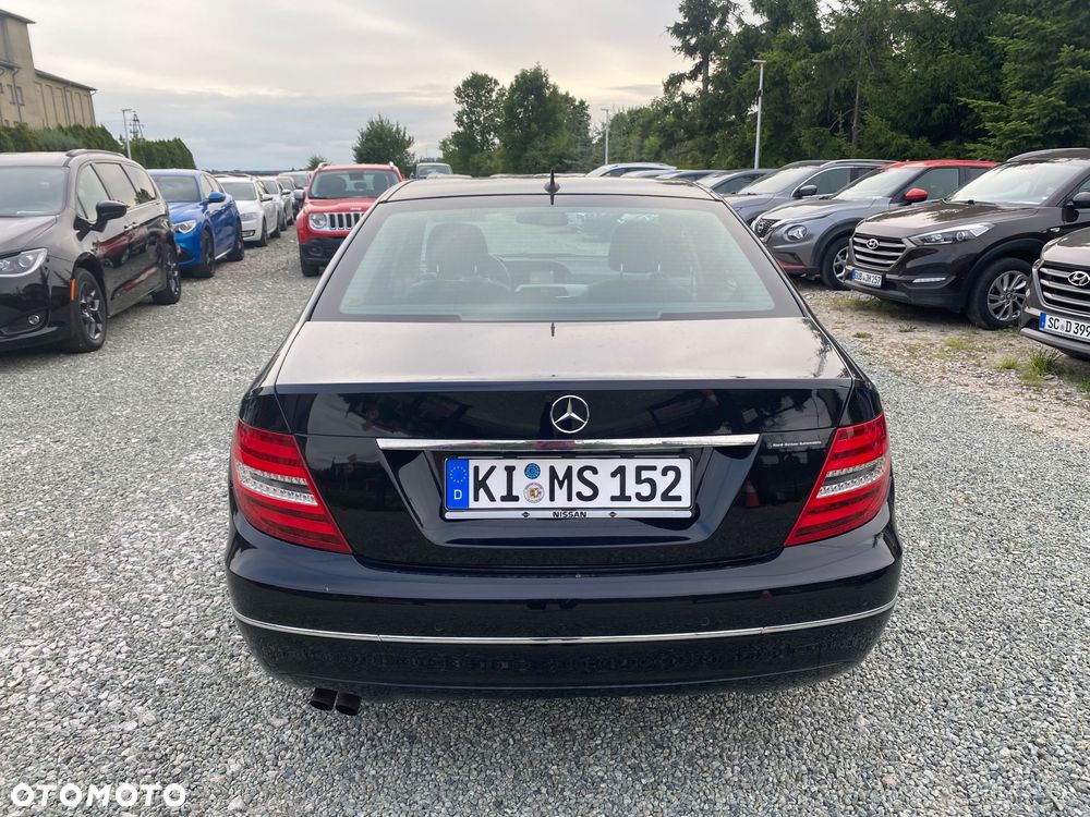 Mercedes-Benz Klasa C 180 CGI Automatik BlueEFFICIENCY Avantgarde - 5