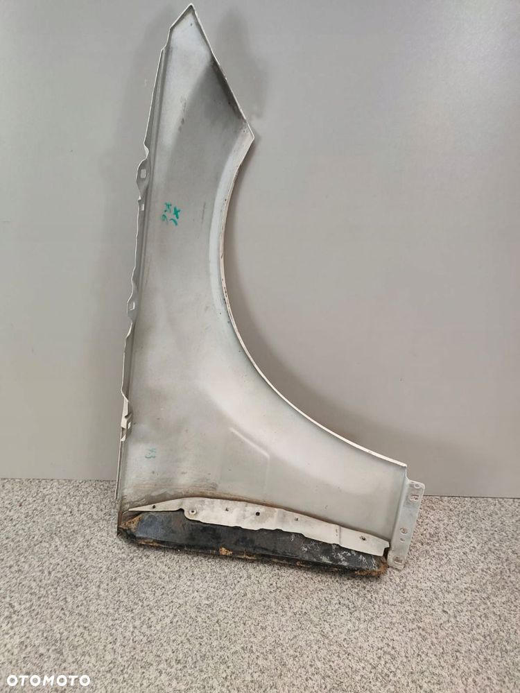 MERCEDES C KLASA W204 C63 AMG 63 BŁOTNIK PRZEDNI LEWY - 8