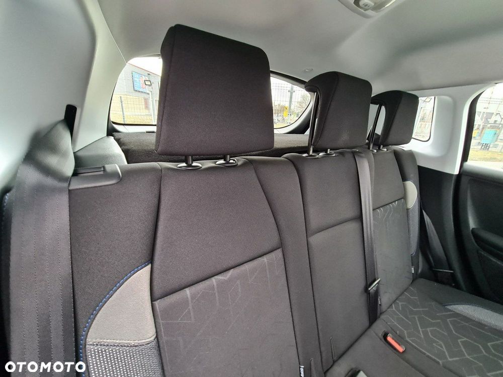 Peugeot 2008 1.2 Pure Tech GPF Signature S&S - 31