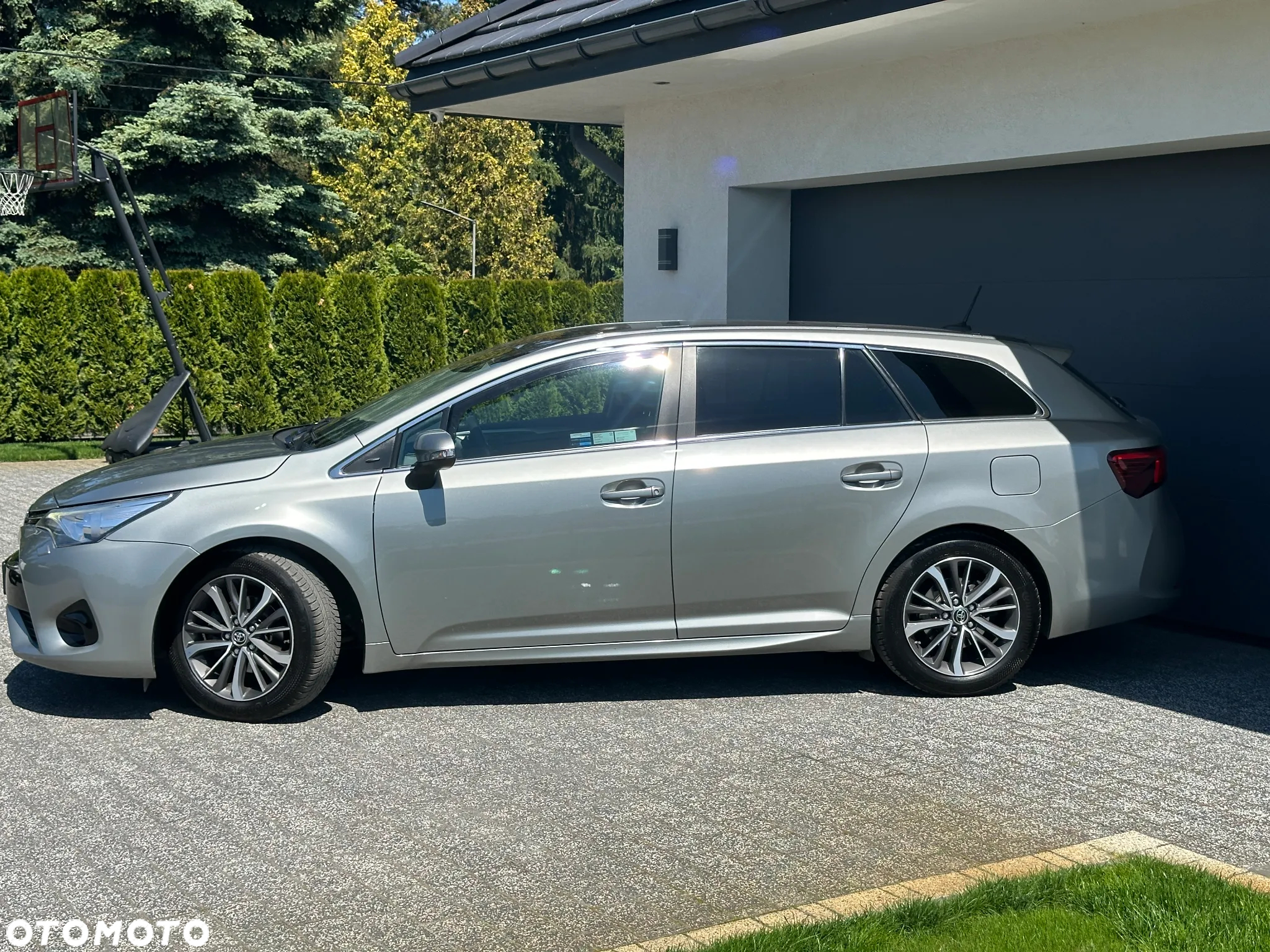 Toyota Avensis 1.8 Prestige MS - 6