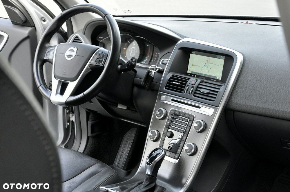 Volvo XC 60 D4 Momentum - 6