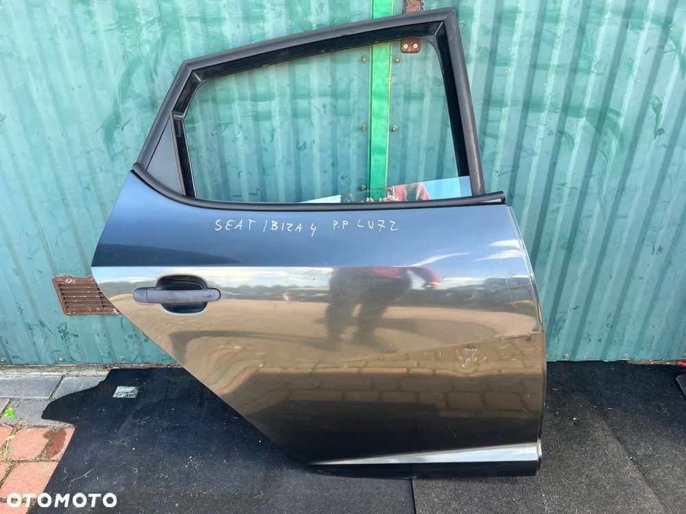 Drzwi TYLNE PRAWE prawy tył SEAT IBIZA 4 IV 6J kod lakieru: LW7Z - 1