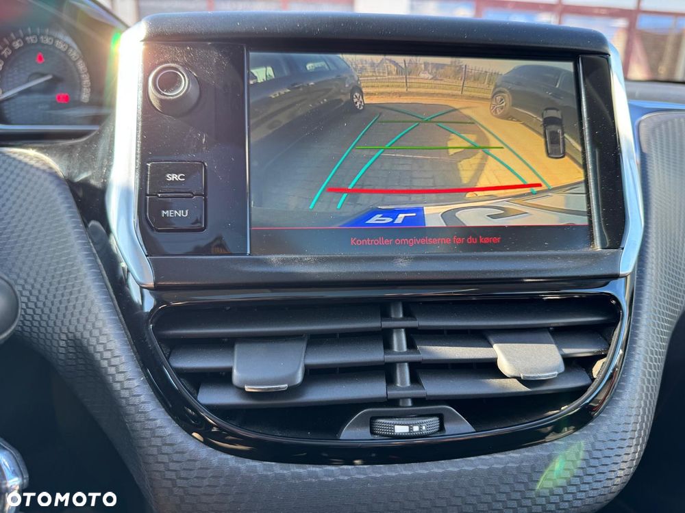 Peugeot 2008 1.6 BlueHDi Allure S&S - 17