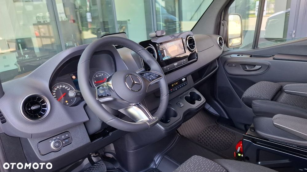 Mercedes-Benz Sprinter - 9