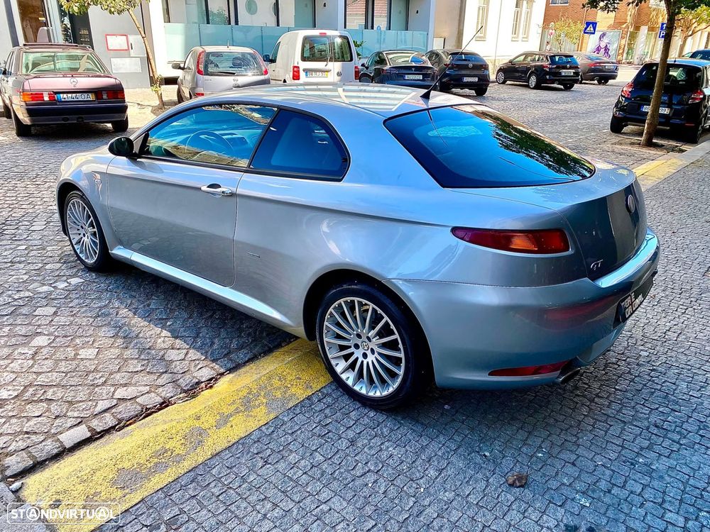 Alfa Romeo GT 1.9 JTD M-JET - 9
