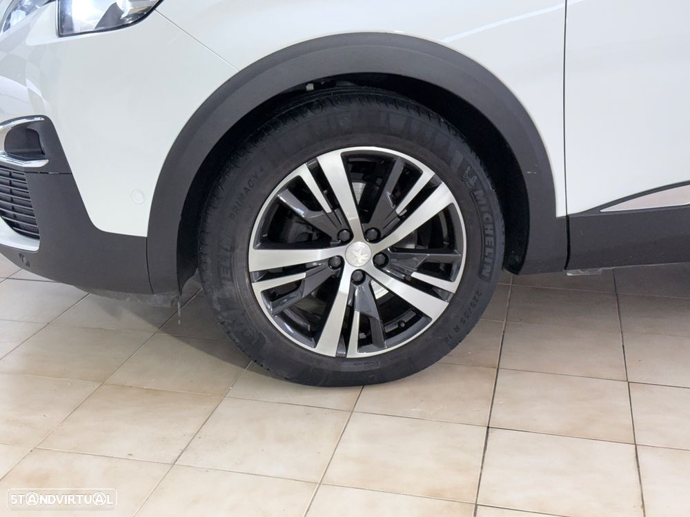 Peugeot 3008 PureTech 130 Stop & Start GPF EAT8 Allure - 23