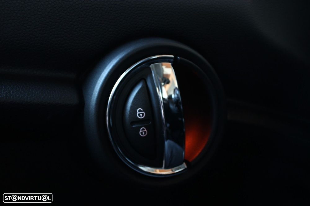 MINI 3 Portas One D - 27