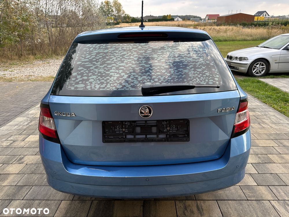 Skoda Fabia 2015 photo 5