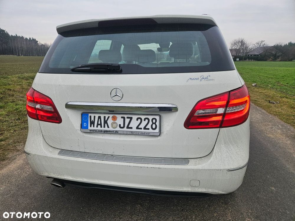Mercedes-Benz Klasa B 180 BlueEFFICIENCY Edition Style - 13