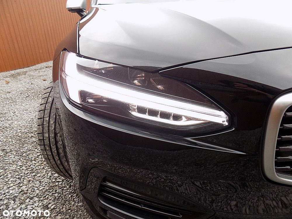 Volvo V90 T8 AWD Plug-In Hybrid R-Design - 31