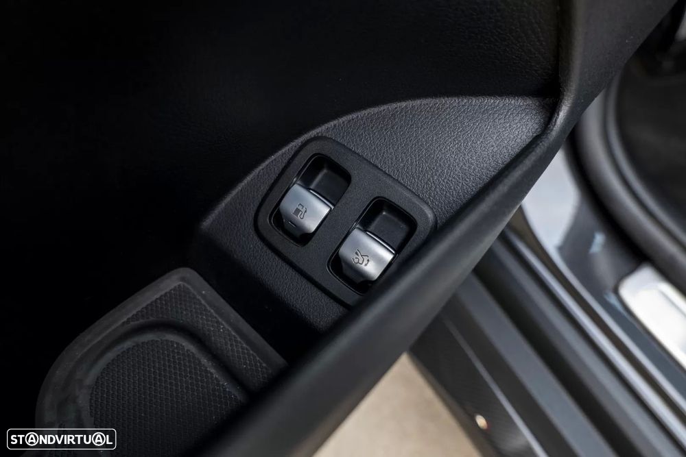 Mercedes-Benz GLC 63 AMG S E Performance Coupe 4Matic+ - 22