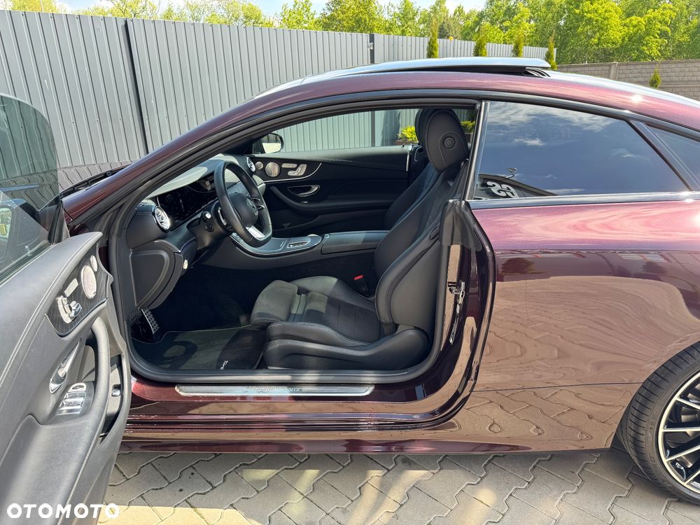 Mercedes-Benz Klasa E 300 d 4Matic 9G-TRONIC AMG Line - 11