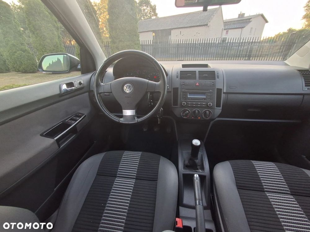 Volkswagen Polo 1.4 16V Highline - 9