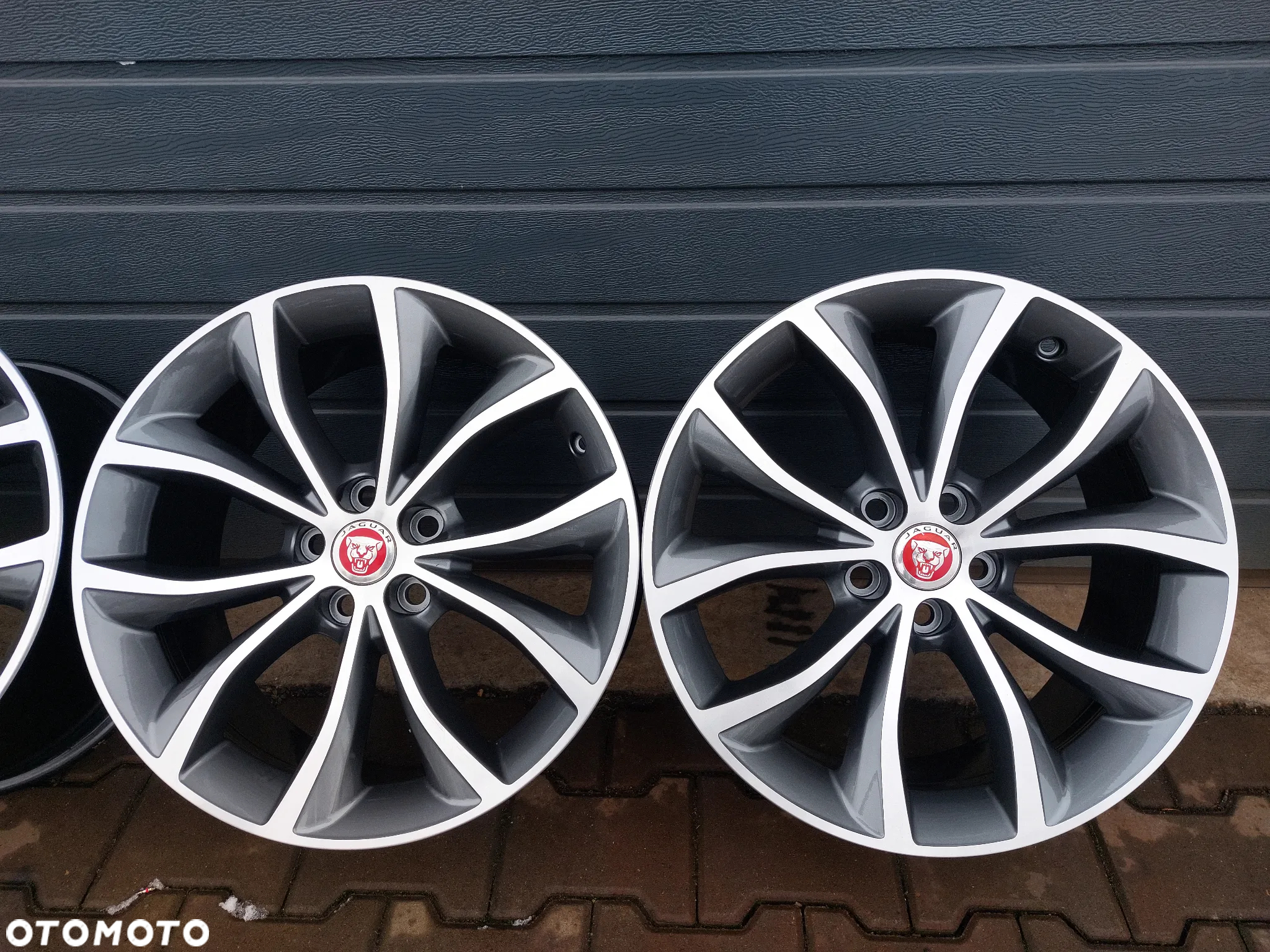 JAGUAR XF 250 E-PACE FELGI ALUMINIOWE R18 8J ET45 5X108 ORYGINAŁ ! JAK NOWE! GX63-1007-SA - 2