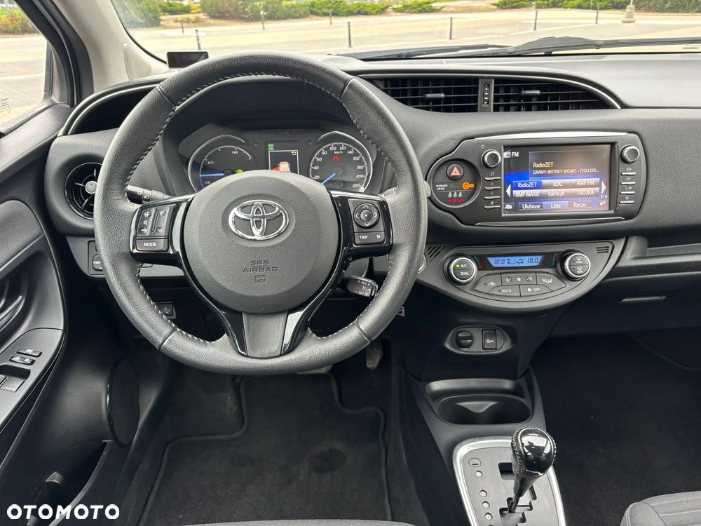 Toyota Yaris Hybrid 100 Active EU6 - 20