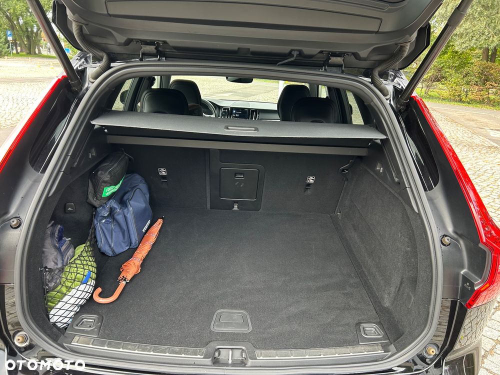 Volvo XC 60 B4 D R-Design - 14