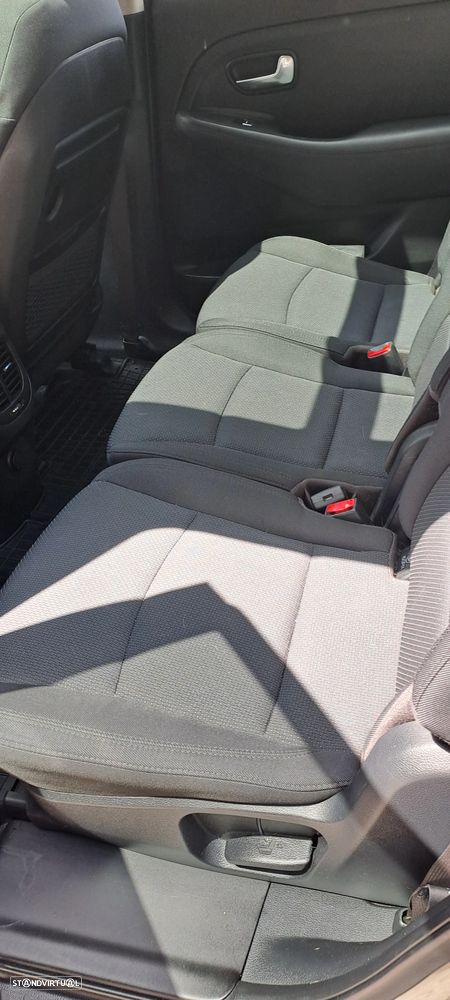 Kia Carens 1.7 CRDi ISG TX - 9