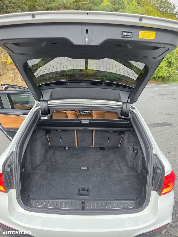 BMW Seria 5 530i Touring Aut. M Sport Edition - 10