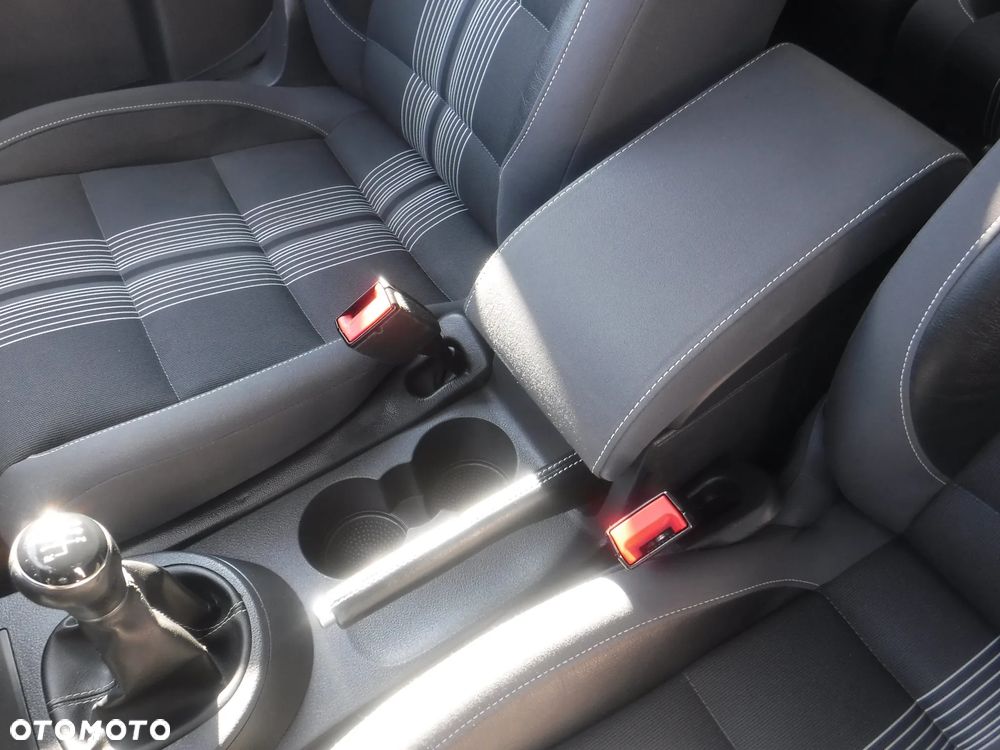 Volkswagen Touran 1.4 TSI MATCH - 13