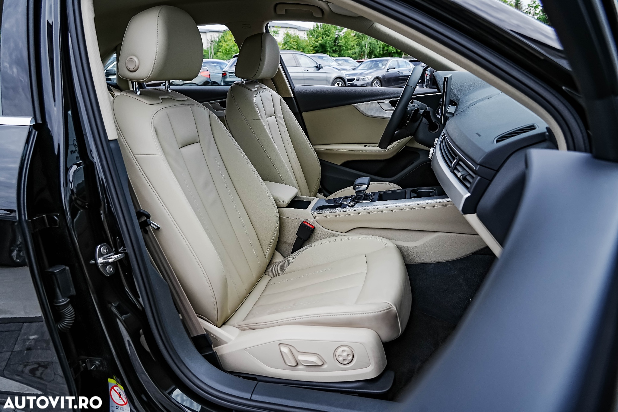 Audi A4 40 TFSI S tronic design - 12