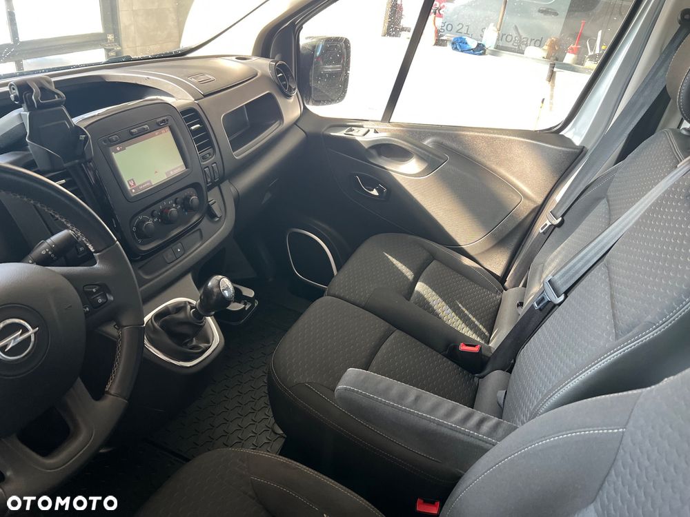 Opel Vivaro - 11