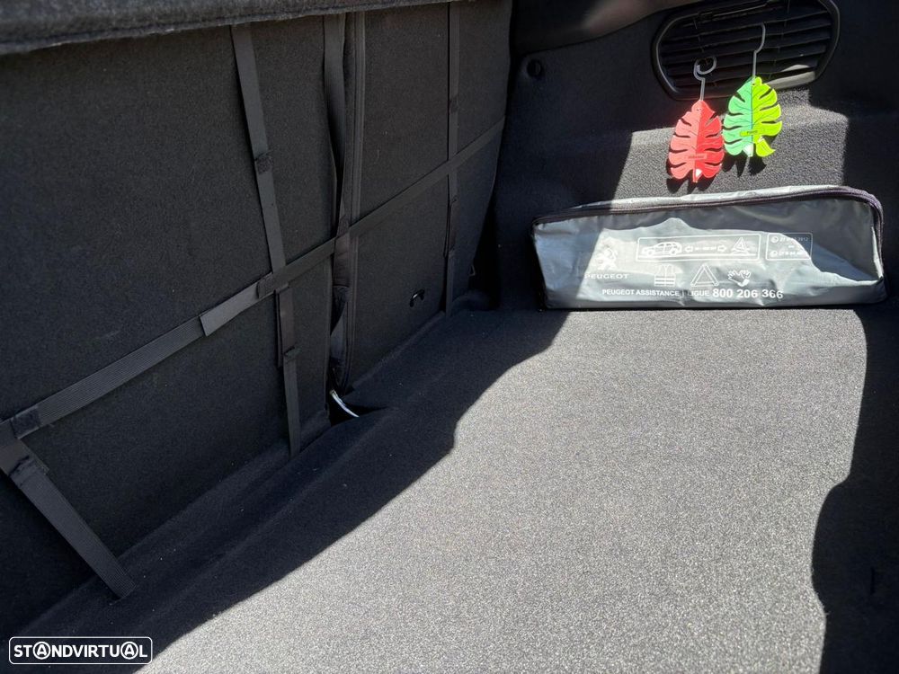 Peugeot 208 1.5 BlueHDi Signature - 14