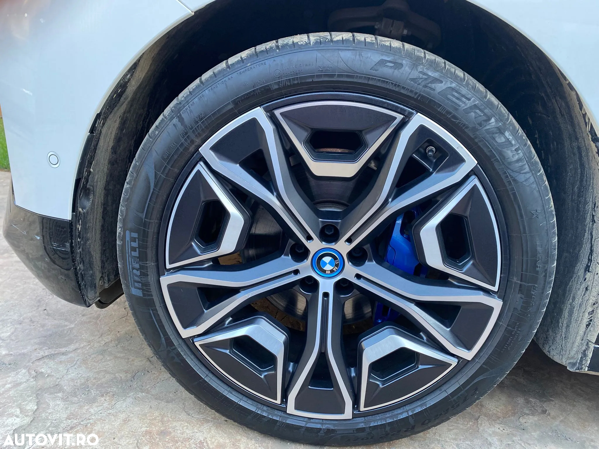 BMW iX xDrive40 - 9