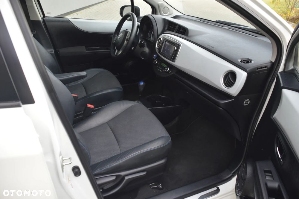 Toyota Yaris - 10