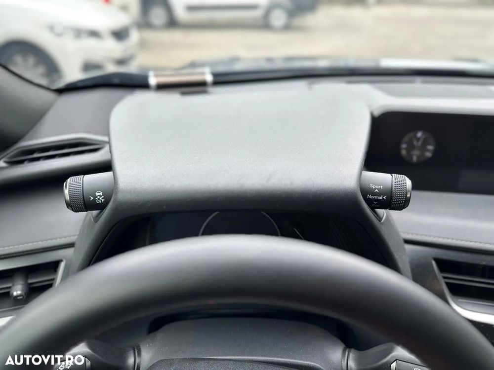 Lexus UX 200 FWD Executive - 34