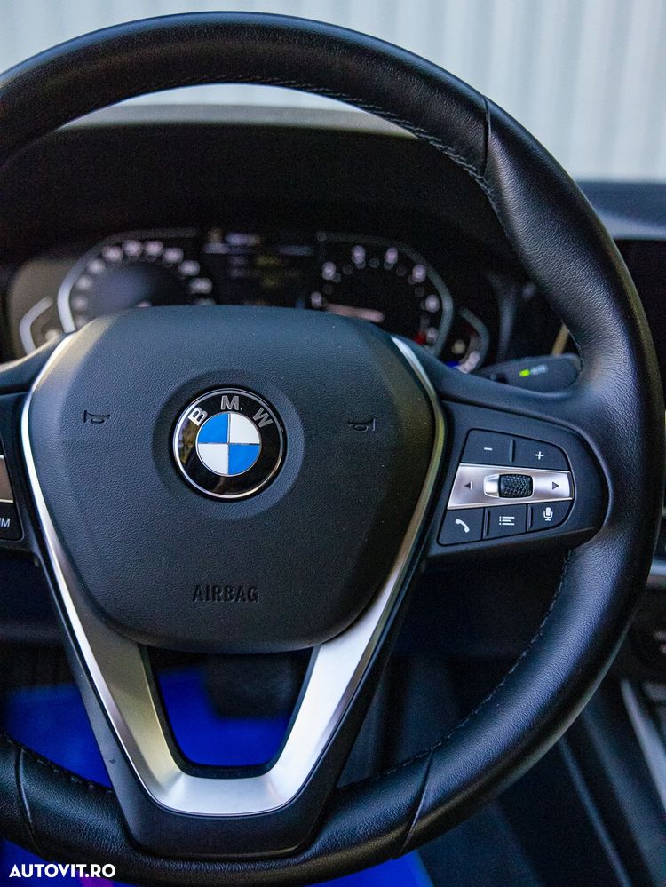 BMW Seria 3 320i AT - 22