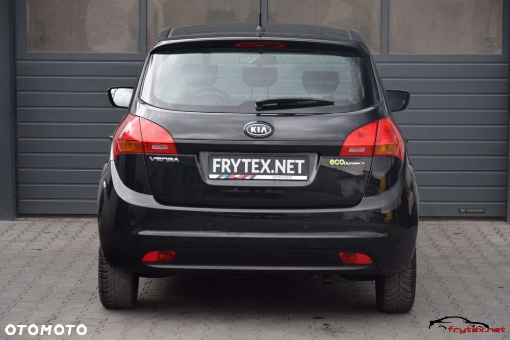 Kia Venga - 11