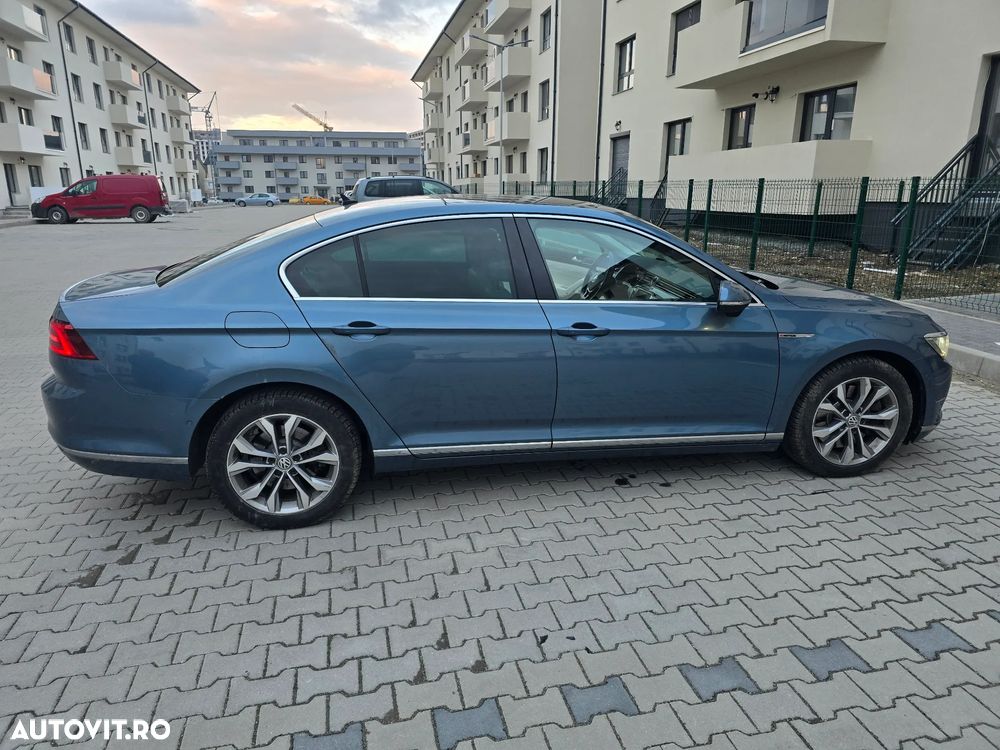 Volkswagen Passat - 2