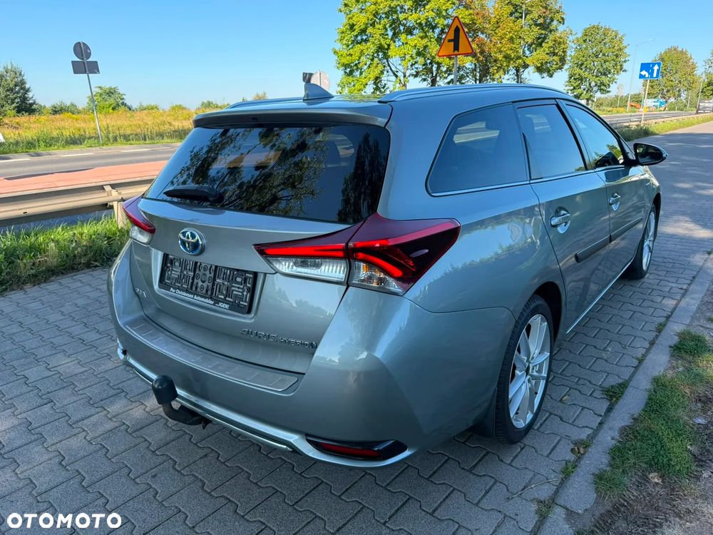 Toyota Auris 1.8 HSD Luna - 6