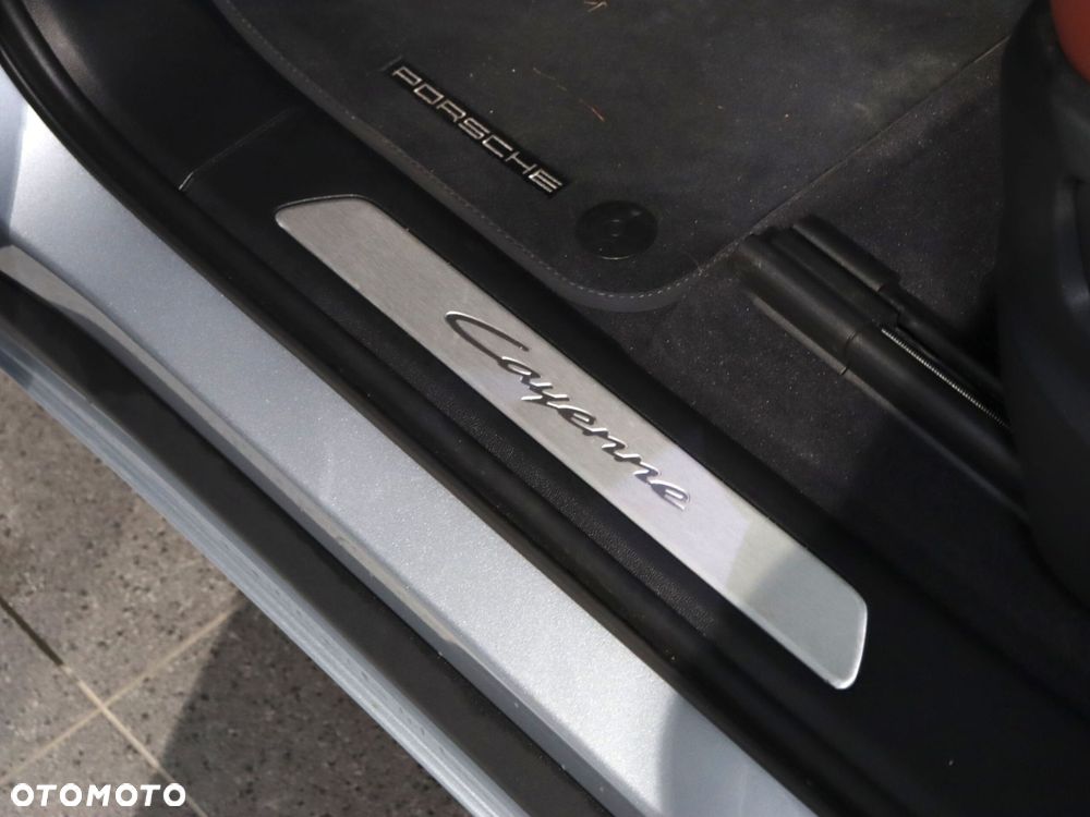 Porsche Cayenne Standard - 31
