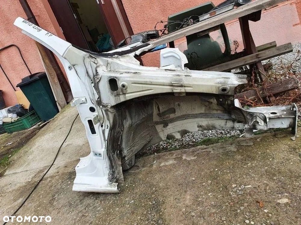 Skoda Rapid 2018 Przód prawa Ćwiartka przednia fartuch podłużnica - 4