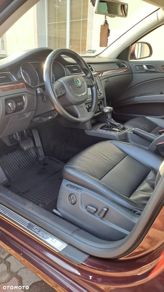 Skoda Superb 3.6 V6 4x4 DSG L&K - 16