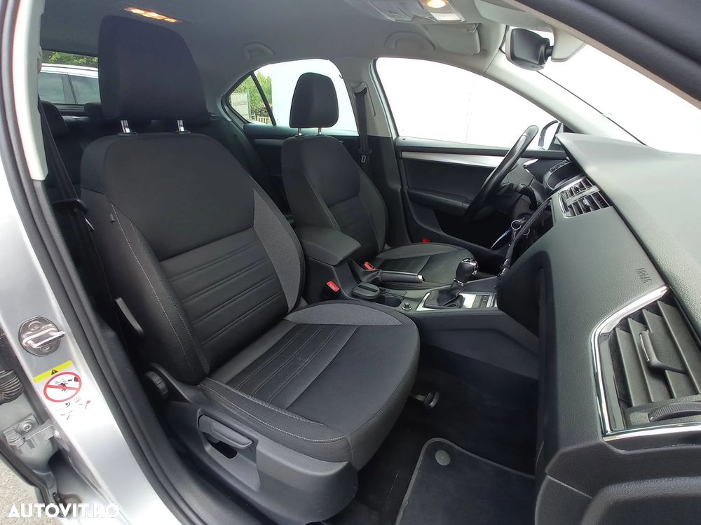 Skoda Octavia 2.0 TDI DSG Ambition - 23