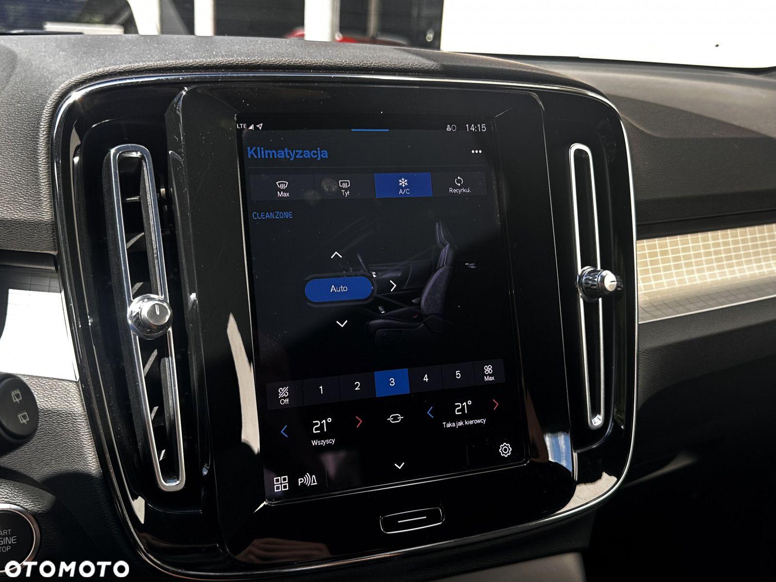 Volvo XC 40 - 26